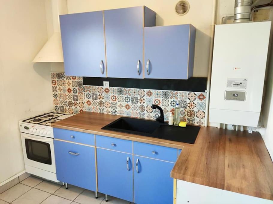 Appartement 76M2 Lumineux Centre Ville Garage Prive 3Ieme Etage Sans Ascenseur Fougères Dış mekan fotoğraf